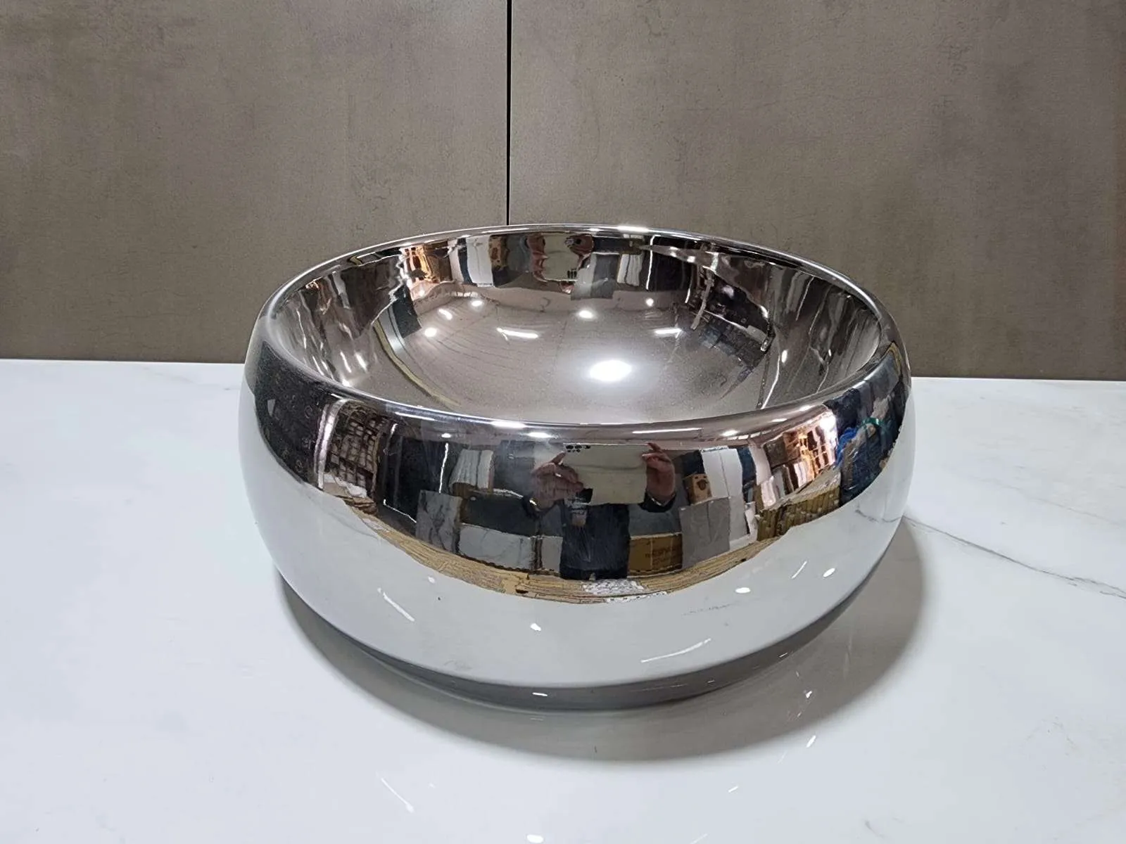 כיור כסוף מפואר